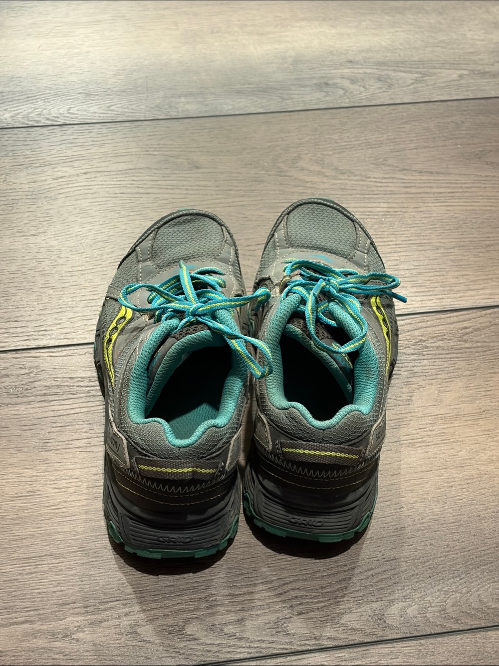 Saucony Gray Sneakers with Teal Accents - Picture 5 of 5
